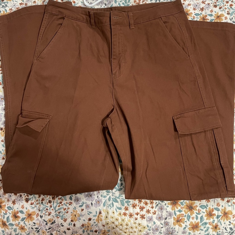 Brown women’s Cargo pants